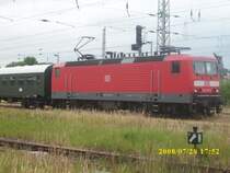 Obwohl der Sonderzug erst in den Nachtstunden wieder zur�ck fuhr hatte 143 572 vom Bh Erfurt den Stromabnehmer angelegt.Hier steht der Zug abgestellt auf einem Nebengleis in Bergen/R�gen.