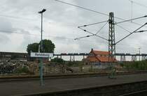 185 086-7 befhrt am 29.06.2008 mit einem Aufliegerzug Richtung Padborg die Eisenbahnhochbrcke von Rendsburg.