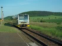 Burgenlandbahn 672 907-3  Stadt Braunsbedra  als RB von Naumburg (Saale) Hbf nach Nebra im Bahnhof Laucha (Unstrut); 13.05.2008