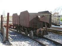 SchBB - 2 Schotterlohren im Betriebsareal bei der SchBB = Schinznacher Baumschulbahn am 27.04.2008 .... Bahnjubil�um 30 Jahre ....