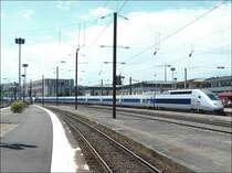Doppeleinheit bestehend aus TGV POS und TGV Atlantique/R�seau bei der Einfahrt in den Bahnhof von Metz aus Richtung Paris Est am 22.06.08. (Hans)
