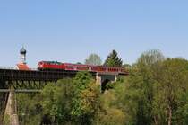 218 xxx mit RE 32612 auf Lechbr�cke in Kaufering (12.05.2008)