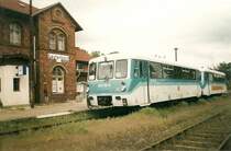 Nach dem Ende des 202-Einsatzes zwischen Bergen/R�gen und Lauterbach kammen Ferkeltaxen zum Einsatz.1998 stand die Ferkeltaxe 772 014/972 714 in Lauterbach/R�gen.
