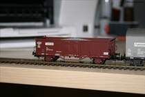 Offener G�terwagen baladen mit Schotter. Liliput