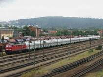 233 586 mit einem Ganzzug am 8.7.2008 in Schwandorf.