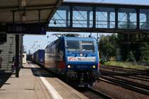 185 513-9 Rostock Port mit Containerzug in Bischofsheim am 15.07.2008