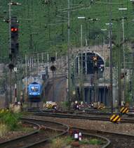 Der Kyoto-Ochse schie�t von der SFS in den W�rzburger Hauptbahnhof. Achja: Die Lok sollte eigentlich scharf sein... Gru� an Dr. Prof. Hitzflimmern ;) 20. Juli 08