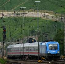Der Kyoto-Ochse f�hrt in den W�rzburger Hauptbahnhof ein. 20. Juli 08