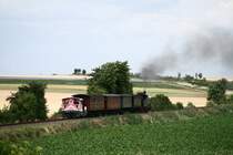 Eine der letzten ihrer Art in orientrot ist 332 114. Die K�f zieht am 12.07.08 einen Leerzug Richtung Kirchheim-Bolanden. Die Aufnahme entstand zwischen Freimersheim und Morscheim.