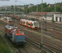 VT 233 und 238 rollen als HzL85874  in Villingen ein. W�hrend 238 nach Br�unlingen f�hrt verbleibt 233 in Villingen. Er wird sich vor 250 und 231 setzen und mit ihnen zusammen in Gerstenfeld fahren (Abstellplatz). Links stehen noch 232 105 und 212 261 der Nbe