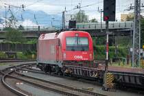 Sonntagsruhe f�r eine der  Part of the Best  - Tauris mit RoLa-wagen. 1216 018 schon mit neuer UIC-Nummer (auch erkennbar an der fehlenden Pr�fziffer) und mit  Brenner -Paket (E-Kennzeichnung: E 190 018) ruht sich f�r die kommende Woche in Kufstein Hbf aus. (20.07.08)