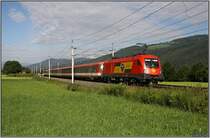 GySev 1116 061 zieht eine 4010er Garnitur von Selzthal nach Graz.
Niklasdorf 19.07.2008