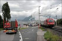 1216 239 verl�sst mit einer Rola, zum Brennersee, dass Terminal W�rgl. (04.07.2008)

