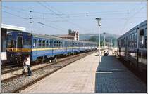 8-440-096-6 in Massanet, wo die Passagiere noch �ber die Geleise laufen, trotz Unterf�hrungen. (Archiv 03/80)