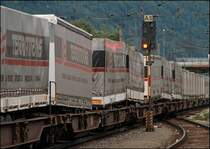 TERRATRANS f�hrt Bahn: Die im Bild abgebildeten Auflieger und Wechselbr�cken ersetzten Zw�lf Lkw-Fahrten von Italien nach Deutschland... Vor mehr als 25 Jahren wurde TERRATRANS als Speditionsunternehmen gegr�ndet. Heute ist es ein modernes mittelst�ndliches Logistikunternehmen das Weltweit im Transportgesch�ft t�tig ist. Niederlassungen befinden sich in Bremen/Hamburg und Sassuolo (Modena). 
