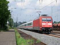 101 104-8 mit IC 2329 bei der einfahrt Solingen Hauptbahnhof