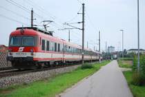 4010 013 als IC 601 nach Graz, auf dem Bild zwischen Ansfelden und Nettingsdorf (26.7.2008)