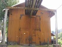 Der ehemalige b�hmische Lokschuppen im Gegenlicht.