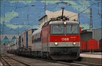 Teleaufnahme auf die 1044 108 (9181 1044 108-9) die mit einer RoLa vom Brennersee nach W�rgl unterwegs ist. Aufgenommen in Schwaz.
