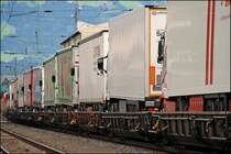 Impression einer vollen RoLa vom Brennersee nach W�rgl. Abgelichtet in Schwaz. Sch�n das es einige Speditionen gibt die etwas Umweltbewust denken.... (04.07.2008)
