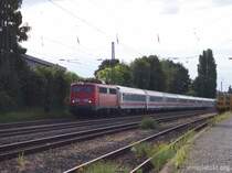 BR 110 mit Zug im Bahnhof Roisdorf - (05.08.2008)