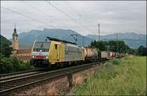 Die �ltesteste 189er im Einsatz: E189 901RT der RAIL Traction Company ist mit einem Kombizug auf dem Weg nach M�nchen als sie beim Kloster Raisach auf den Chip gebannt wird. (04.07.2008)
