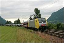 E189 912RT (9480 0189 912) schleppt einen Autozug von M�nchen nach Verona. (04.07.2008)
