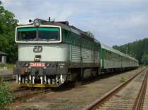 Die Taucherbrille  754 015 am 08.08.2008 mit ihrem OS aus Prag in B�hmisch Eisenstein. 