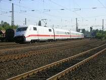 In Hamm (Westf) vom Doppel ICE2 abgekuppelter 2.Teil ICE2  L�bbenau/Spreewald  mit TK 402 021-0 von Berlin Ostbahnhof nach K�ln/Bonn Flughafen f�hrt �ber Dortmund,Bochum,Essen,wobwei der erste Teil ICE2 �ber Unna,Holzwickede,Schwerte nach K�ln Hbf f�hrt.(15.08.2008)           