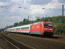 Jeden Freitag der Doppel IC von K�ln Hbf.,voraus IC 1943 mit 101 112-1 nach Leipzig,dahinter die 120 112-6 mit IC 1949 nach Berlin S�dkreuz , Zugteilung in Hannover Hbf.(15.08.2008)