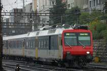 Hier in der Schweiz gibt es ihn noch: den IR = Interregio. Wenn auch das Triebfahrzeugmaterial etwas �lter ist... ehemalige NPZ RBDe 560... sie bew�hren sich t�glich auf den Schienen der Eidgenossen. Aufgenommen am 12.08.2008, Ausfahrt Basel-SBB-Nord.