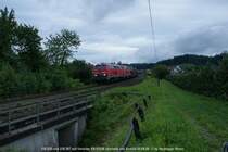 Wenig sp�ter folgte auch schon der N�chste:
Statt wie die vergangenen Jahre wie �blich zum Inselbahnhof von Lindau, rollt heuer der EN 91248 mit den �BB-Auto-Transport-Wagen DDm direkt nach Lindau-Reutin zum Lokwechsel. 218 830 und 218 397 sind die beiden  Zugpferde  bis Lindau-Reutin. 
20.08.08