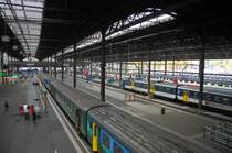 Bahnhofsimpression von der neuen Bahnsteig�berf�hrung in Basel-SBB mit Blick Richtung S�den (Danke Stefan; 12. August 2008)