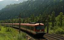 4010 029-9 verkehrt als OEC668 Graz - Bregenz, der baustellenbedingt in Selzthal endete, wo gleich ankommt. Von dort ging es im Schienenersatzverkehr weiter. (27.07.2008)