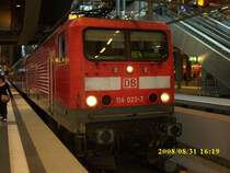 RE 4 nach  Wittenberge mit 114 022 am 31.08.2008 in Berlin Hbf(tief).