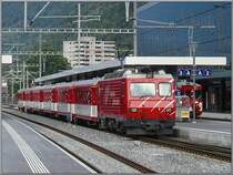 Ein Regio der MGB kommt am 02.08.08 aus Brig und f�hrt in den Bahnhof von Visp ein, um etwas sp�ter seine Reise nach Zermatt fortzusetzen. (Jeanny)