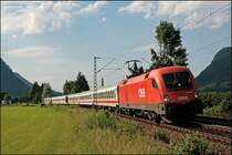 Am Abend des 05.07.2008 bespannte die 1116 037 den D 1281  Gro�glockner  von M�nchen nach Zell am See. Der Zug bestand aus ehemaligen IR Wagen und einem 1.Klasse IC Wagen.