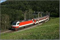 E-Lok 1014 008 f�hrt mit EZ 1838  Wiener Alpen  von M�rzzuschlag nach Bratislava.
Eichberg 31.08.2008