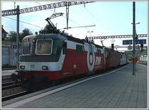 Ein Lokzug bestehend aus vier Re 436 durchf�hrt am Abend des 28.07.08 den Bahnhof von Spiez. (Jeanny)