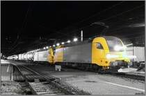 Aufgrund der Tauernumleitung bekamen wir in Knittelfeld den Lokomotion Zug 41861 zu sehen.Bespannt war der Zug mit ES64 U2-073 und ES64 U2-013  Kombiverkehr .
Knittelfeld 20.09.2008