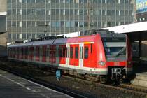 423 255 als S2 eingefahren in Essen Hbf (Endstation), wird in wenigen Augenblicken wieder zur�ck nach Dortmund fahren.