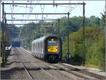 Eine Doppeleinheit Gumminasen kommt aus Bruxelles Midi und bef�hrt am 21.09.08 den langen geraden Streckenabschnitt zwischen Kleinbettingen und Capellen in Richtung Luxemburg. (Jeanny)