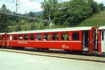 RhB - B 2363 am 28.06.1995 in Filisur - 2.Klasse Einheitspersonenwagen (Typ 1) - �bernahme 08.07.1966 - FFA/SIG/RhB - Fahrzeuggewicht 18,00t - Sitzpl�tze 64 - L�P 18,42m - zul�ssige Geschwindigkeit 90 km/h - �2=02.06.1993 - Logo RhB in deutsch - Hinweis: kleine Klassezahlen, hoher Anschriftenblock, schlanke Betriebsnummern, Griffstangen neben den T�ren, ohne Kennzeichnung an den Ecken - die Fahrzeugserie besteht aus 33 Wagen mit den Nummern 2341 bis 2373. 
