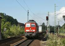 233 478-7 durchf�hrt am 13.09.2008 mit einem G�terzug den Bahnhof von Bad Oldesloe.