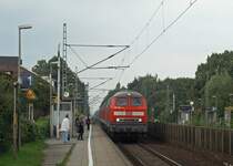 215 901-0 hatte am 11.09.2008 die Aufgabe sich und ihre Schwesterlokomotiven nach Cheminitz zu �berf�hren.