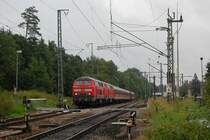 218 161 spannt defekte 218 196 vor, dahinter die Wagengarnitur des ausgefallenen RE 3239 (Crailsheim - Friedrichshafen Stadt). Hier verl�sst die au�ergew�hnliche Fuhre den Formsignalbahnhof Goldsh�fe in Richtung Aalen, anschlie�end geht es �ber die Brenzbahn (KBS 757) weiter nach Ulm. Aufnahmedatum: 15.08.08.