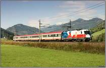 EM-Taurus 1216 226 Tschechien f�hrt mit EC 101  Joze Plecnik  von Prag nach Laibach.
Mautern 28.09.2008