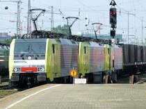 Eine Dreiertraktion BR 189 (ES 64 F4 - Dispolok) von verschiedenen Mietunternehmen durchf�hrt Basel Badischer Bahnhof in Richtung Schweiz am 28.08.2008.