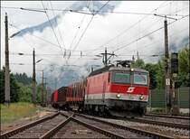 Die Wien Westbahnhofer 1144 288 ist eine der wenigen Loks die noch mit dem  Pflatsch  unterwegs ist. Am 08.07.2008 hat sie einen G�terzug am Haken und ist in Richtung W�rgl untwergs.
