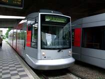 2215; Linie709 f�hrt in die Haltestelle Landtag/Kniebr�cke; 080826